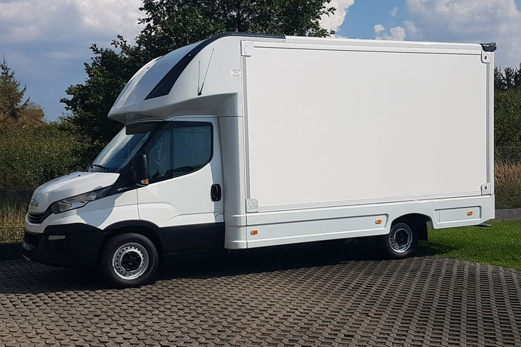 Iveco Daily KONTENER NISKOPODŁOGOWY 4.31x2.24x2.42 SKLEP KAMPER KLIMA FOODTRUCK zdjęcie 2