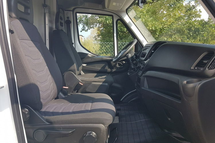 Iveco Daily KONTENER NISKOPODŁOGOWY 4.31x2.24x2.42 SKLEP KAMPER KLIMA FOODTRUCK zdjęcie 23