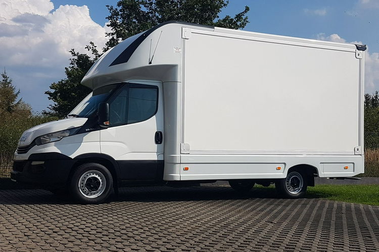 Iveco Daily KONTENER NISKOPODŁOGOWY 4.31x2.24x2.42 SKLEP KAMPER KLIMA FOODTRUCK zdjęcie 40