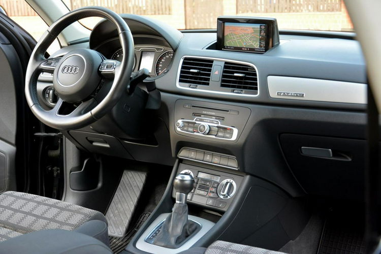 Q3 S-Line Quattro Ledy bi-Xenon Navi Alu18" z Niemiec ASO Audi zdjęcie 23