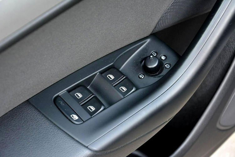 Q3 S-Line Quattro Ledy bi-Xenon Navi Alu18" z Niemiec ASO Audi zdjęcie 34