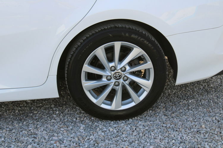 Toyota Camry 2.5 Hybrid e-CTV Comfort F-vat Kamera Gwarancja zdjęcie 9