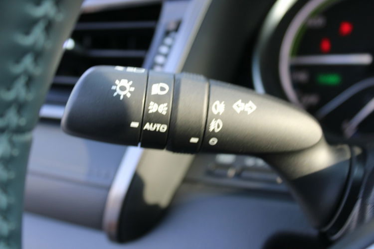 Toyota Camry 2.5 Hybrid e-CTV Comfort F-vat Kamera Gwarancja zdjęcie 18