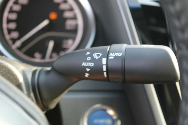 Toyota Camry 2.5 Hybrid e-CTV Comfort F-vat Kamera Gwarancja zdjęcie 19