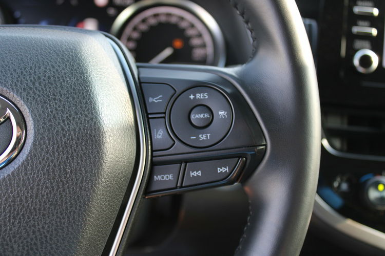 Toyota Camry 2.5 Hybrid e-CTV Comfort F-vat Kamera Gwarancja zdjęcie 20