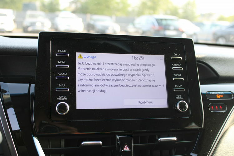 Toyota Camry 2.5 Hybrid e-CTV Comfort F-vat Kamera Gwarancja zdjęcie 21
