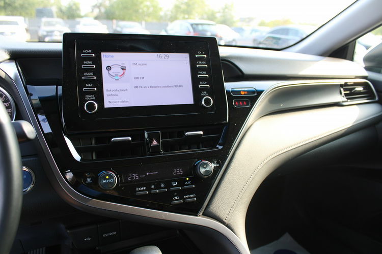 Toyota Camry 2.5 Hybrid e-CTV Comfort F-vat Kamera Gwarancja zdjęcie 25