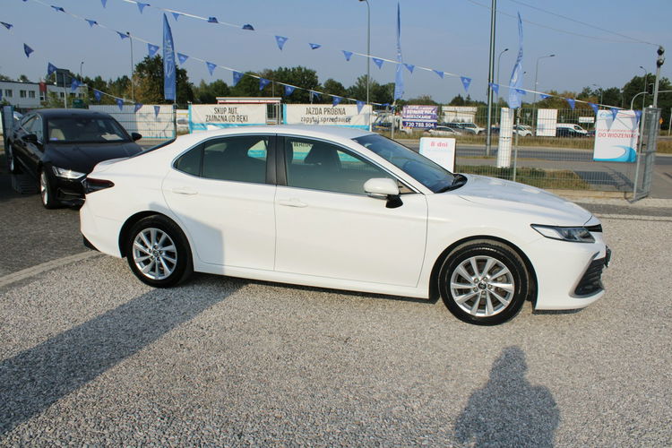 Toyota Camry 2.5 Hybrid e-CTV Comfort F-vat Kamera Gwarancja zdjęcie 4