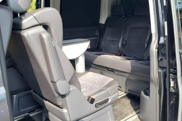 Volkswagen Multivan 2.5tdi 131km Highline Automat 7 osobowy kamera cofania nawigacja zdjęcie 19