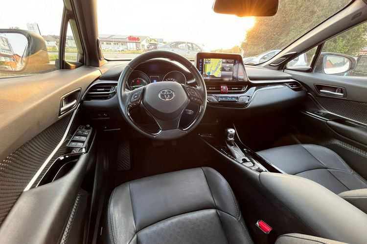 Toyota C-HR Hybryda Niski Przebieg Gwarancja zdjęcie 24