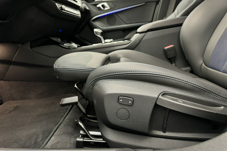 BMW 118 M Pakiet Grzaane Fotele Tempomat Active Guard + LEDy Dostęp Komfort zdjęcie 17
