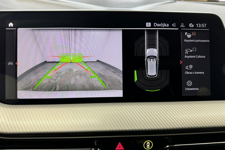 BMW 118 M Pakiet Grzaane Fotele Tempomat Active Guard + LEDy Dostęp Komfort zdjęcie 26