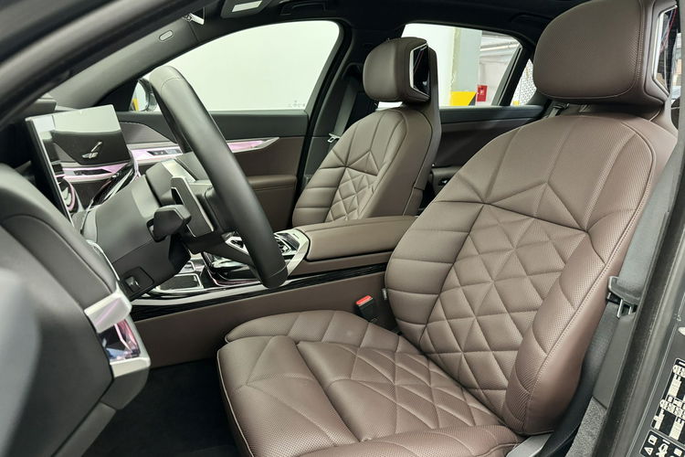 BMW 740 740d xDrive M Pakiet PRO Wielofunkcyjne Komforty z Pamięcią Bowers Hak zdjęcie 12