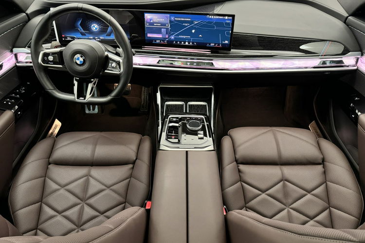 BMW 740 740d xDrive M Pakiet PRO Wielofunkcyjne Komforty z Pamięcią Bowers Hak zdjęcie 18