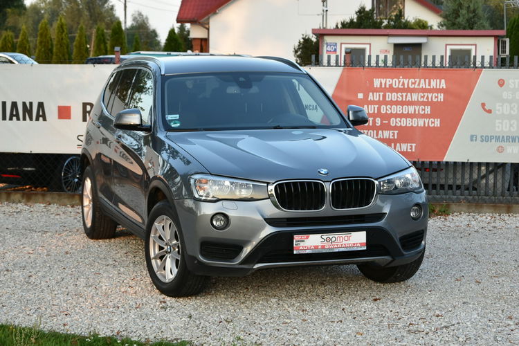 BMW X3 2.0d Automat 2015r. HeadUp el. klapa Keyless Kamera HKaudio rolety HAK zdjęcie 18