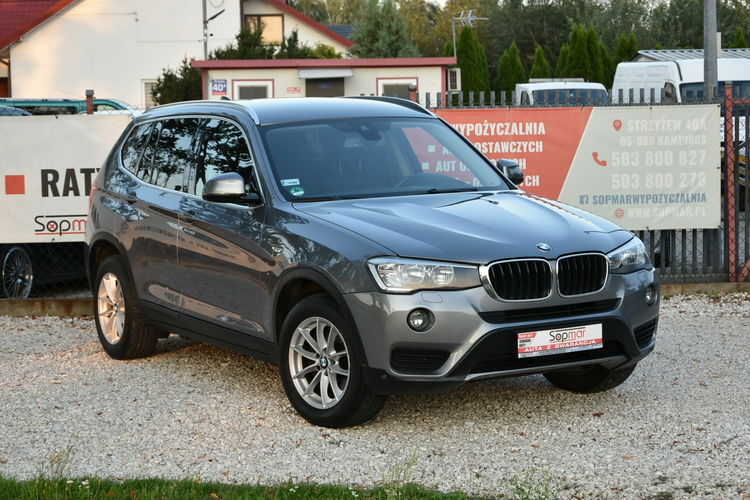 BMW X3 2.0d Automat 2015r. HeadUp el. klapa Keyless Kamera HKaudio rolety HAK zdjęcie 7