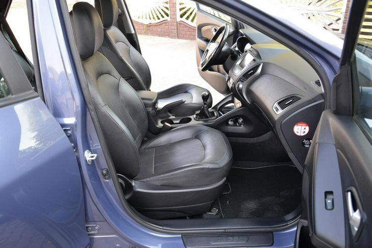 Hyundai ix35 Lift Premium 4WD Xenon Ledy Skóry Panorama Webasto 2xParkt Park Assist zdjęcie 17