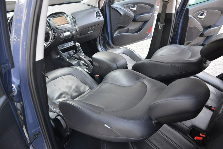 Hyundai ix35 Lift Premium 4WD Xenon Ledy Skóry Panorama Webasto 2xParkt Park Assist zdjęcie 22