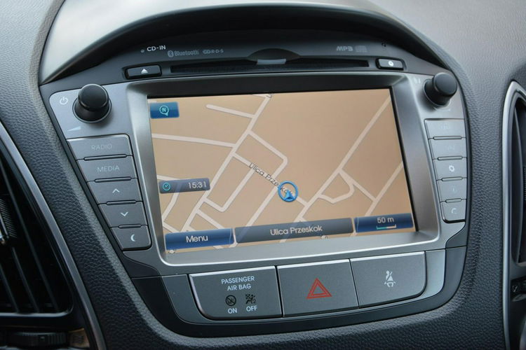 Hyundai ix35 Lift Premium 4WD Xenon Ledy Skóry Panorama Webasto 2xParkt Park Assist zdjęcie 24