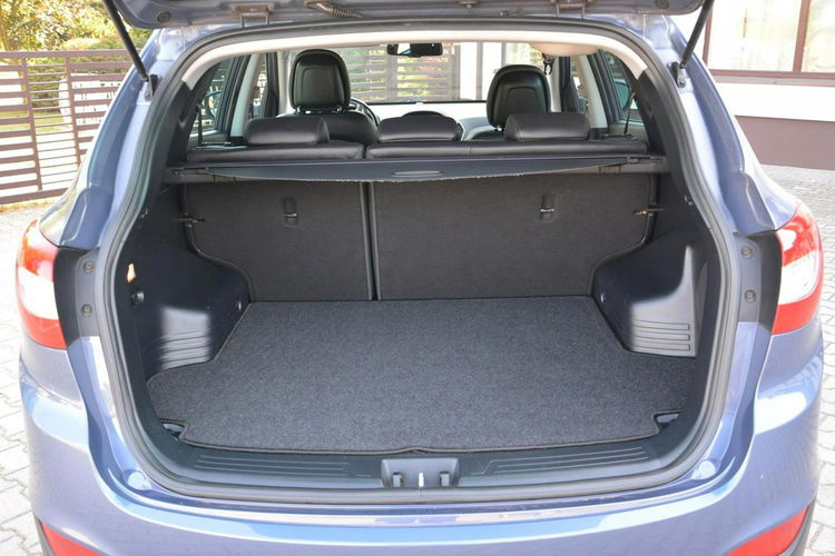 Hyundai ix35 Lift Premium 4WD Xenon Ledy Skóry Panorama Webasto 2xParkt Park Assist zdjęcie 36