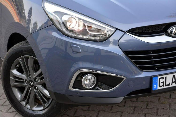 Hyundai ix35 Lift Premium 4WD Xenon Ledy Skóry Panorama Webasto 2xParkt Park Assist zdjęcie 8