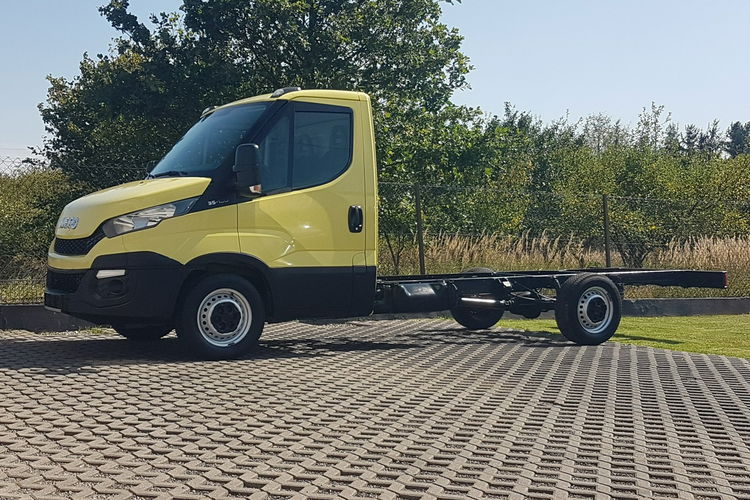 Iveco Daily PODWOZIE RAMA DO ZABUDOWY WIDEL KLIMA 35S13 MANUAL DMC 3500 KG zdjęcie 30