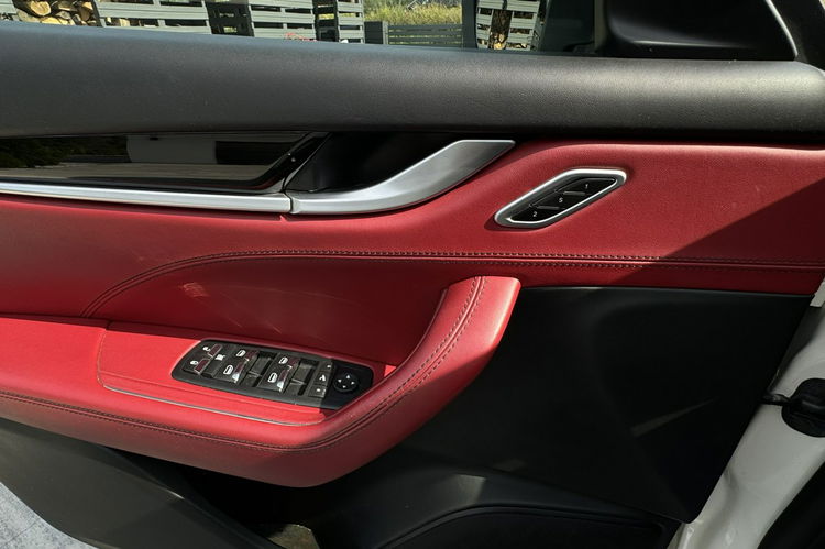 Maserati Levante 3.0v6 430KM Europa kamera panorama ledy navi skóry 1..gwar zdjęcie 27