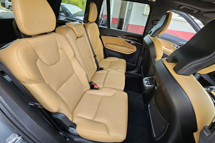 Volvo XC 90 full opcja, niski przebieg, zarejestrowany zdjęcie 13