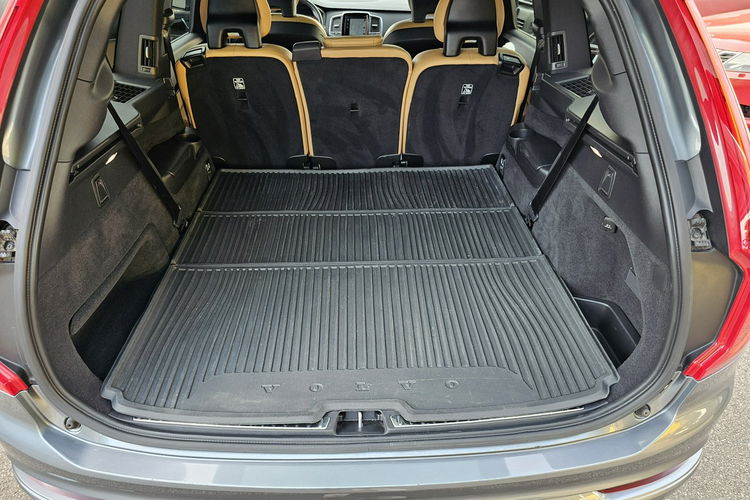 Volvo XC 90 full opcja, niski przebieg, zarejestrowany zdjęcie 32