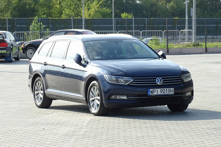 Volkswagen Passat 2.0 TDI, Automatyczna skrzynia , zmieniony rozrząd, Faktura VAT Marża zdjęcie 1