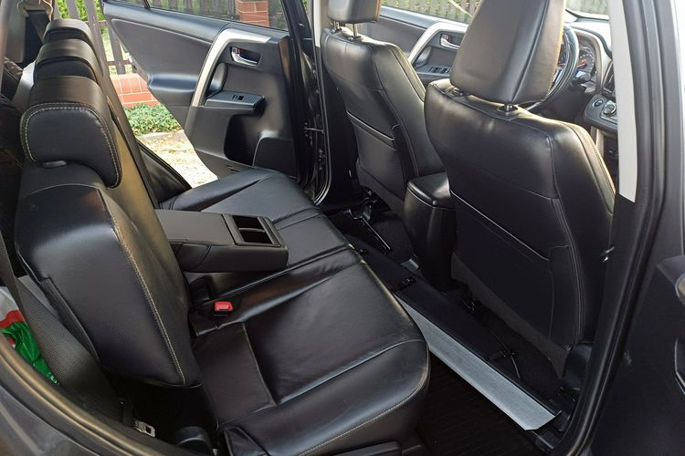 Toyota RAV-4 2.0 D-4D 124KM Nawigacja Kamera Cofania zdjęcie 16