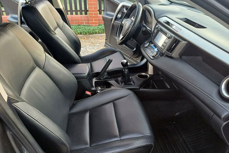 Toyota RAV-4 2.0 D-4D 124KM Nawigacja Kamera Cofania zdjęcie 17