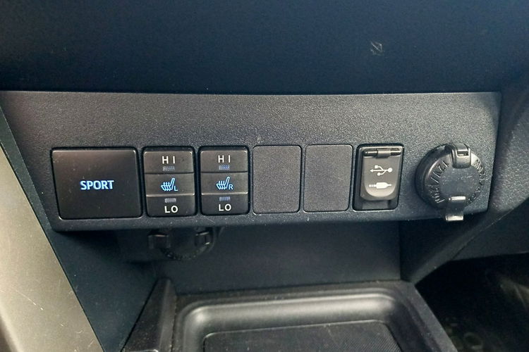 Toyota RAV-4 2.0 D-4D 124KM Nawigacja Kamera Cofania zdjęcie 32
