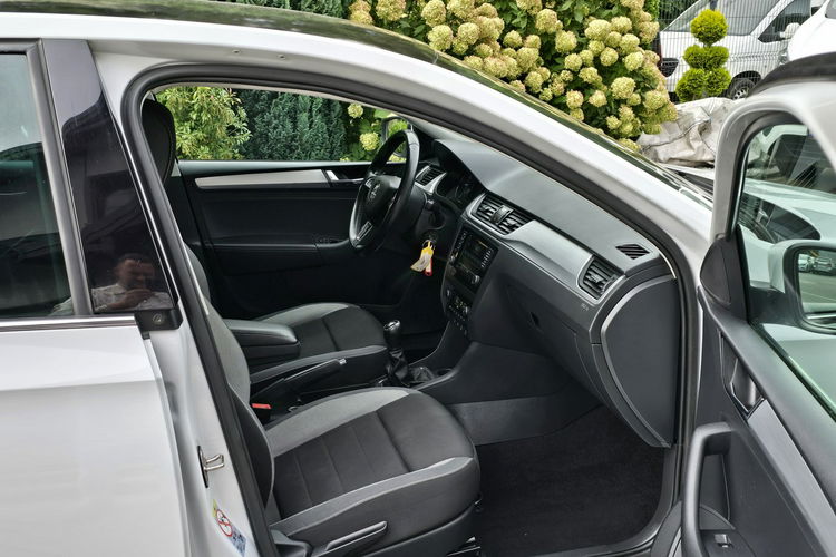 Skoda RAPID 1.0 TSI 95KM Style / Bezwypadkowa zdjęcie 8