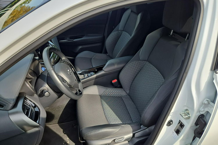 Toyota C-HR 1.8 HSD 122KM STYLE, salon Polska, gwarancja zdjęcie 25