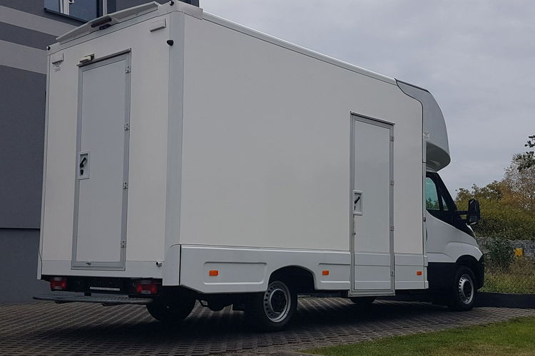 Iveco Daily KONTENER NISKOPODŁOGOWY 4.31x2.23x2.43 SKLEP FOODTRUCK KAMPER KLIMA zdjęcie 29