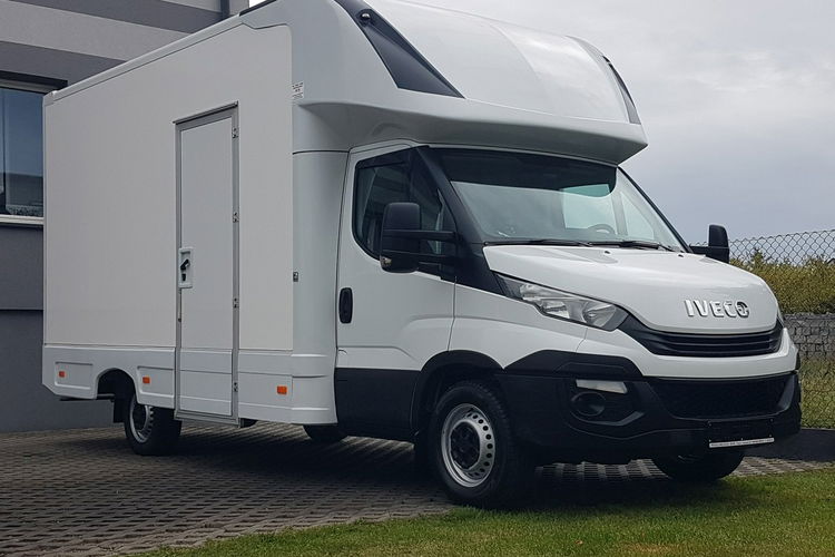 Iveco Daily KONTENER NISKOPODŁOGOWY 4.31x2.23x2.43 SKLEP FOODTRUCK KAMPER KLIMA zdjęcie 30