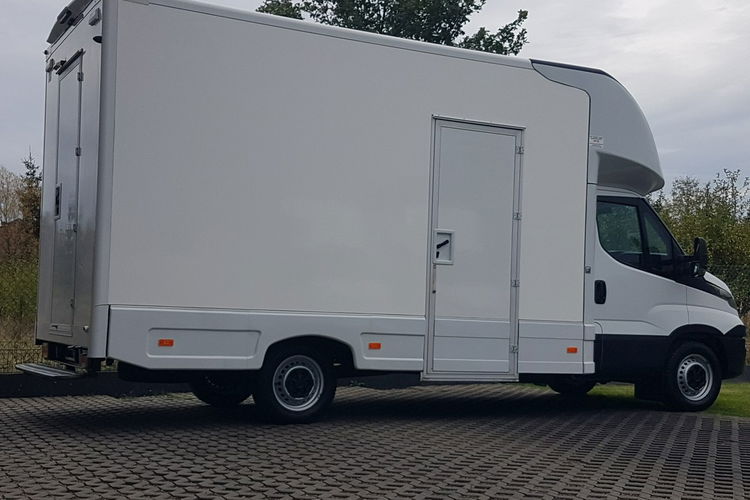 Iveco Daily KONTENER NISKOPODŁOGOWY 4.31x2.23x2.43 SKLEP FOODTRUCK KAMPER KLIMA zdjęcie 33