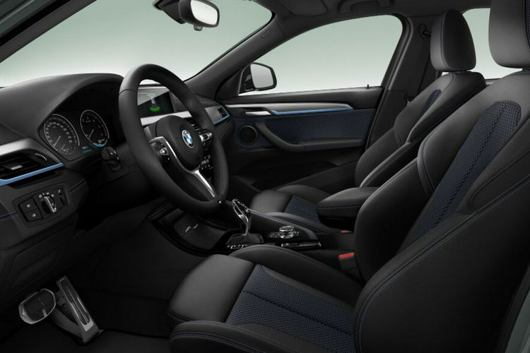 BMW X2 sDrive18d M Pakiet Podgrzewane Fotele Tempomat Kamera Cofania AUTO AC zdjęcie 2