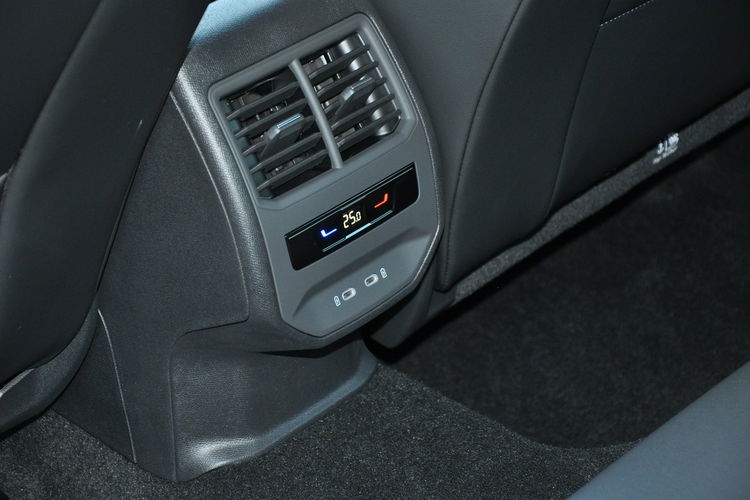 Cupra Formentor VZ 2.0TSI 310KM DSG 4Drive Matrix Panorama El.Klapa Nowy Gwar Dealer zdjęcie 33