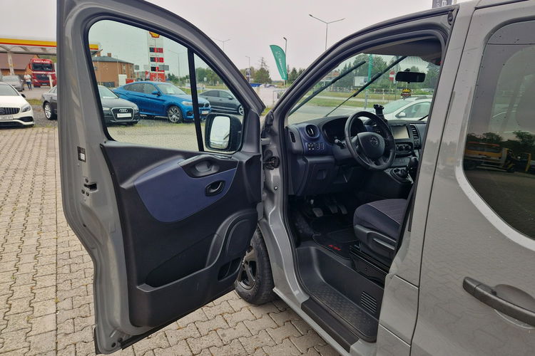 Vivaro Opel Vivaro Drzwi z obu stron Po serwisie Navi Bluetooth Gwarancja zdjęcie 11