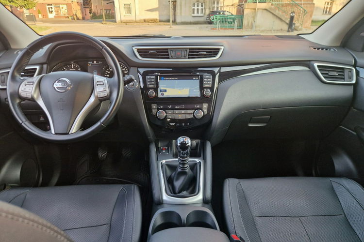 Nissan Qashqai Ledy. ASO.4x4. Skóra. Panorama. Bogato wyposażony. zdjęcie 15
