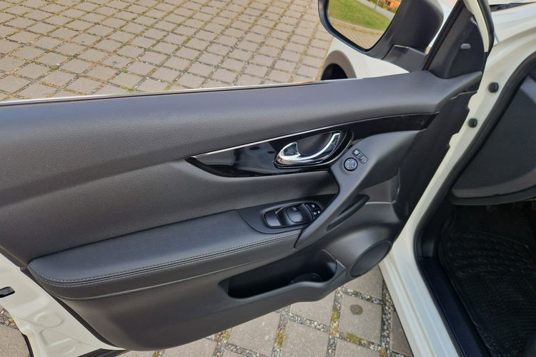 Nissan Qashqai Ledy. ASO.4x4. Skóra. Panorama. Bogato wyposażony. zdjęcie 25