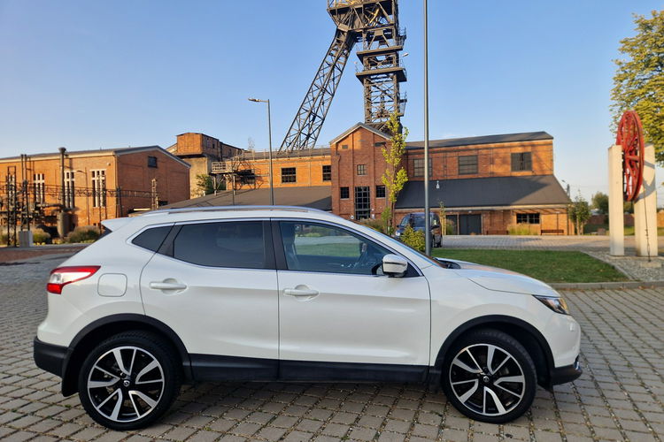 Nissan Qashqai Ledy. ASO.4x4. Skóra. Panorama. Bogato wyposażony. zdjęcie 5