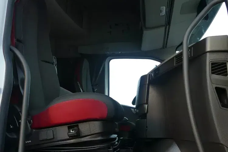Volvo FH 4 540 / 6x2 / EURO 6 / RETARDER / RAMA DO ZABUDOWY / zdjęcie 15
