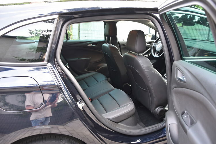 Opel Astra 1.6 Diesel Gwarancja Bogate Wyposażenie Zadbane zdjęcie 11