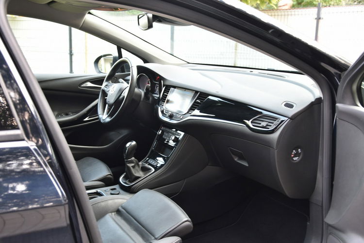 Opel Astra 1.6 Diesel Gwarancja Bogate Wyposażenie Zadbane zdjęcie 12