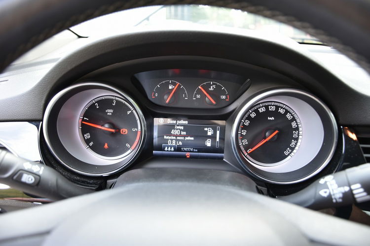 Opel Astra 1.6 Diesel Gwarancja Bogate Wyposażenie Zadbane zdjęcie 25