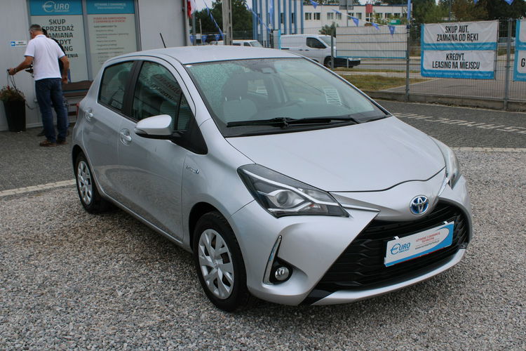 Toyota Yaris Hybrid Premium F-vat Salon Polska Gwarancja zdjęcie 3