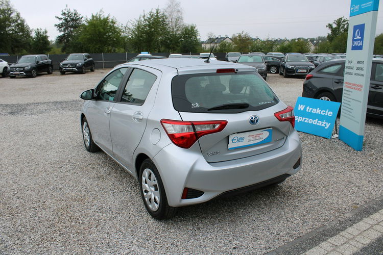 Toyota Yaris Hybrid Premium F-vat Salon Polska Gwarancja zdjęcie 7